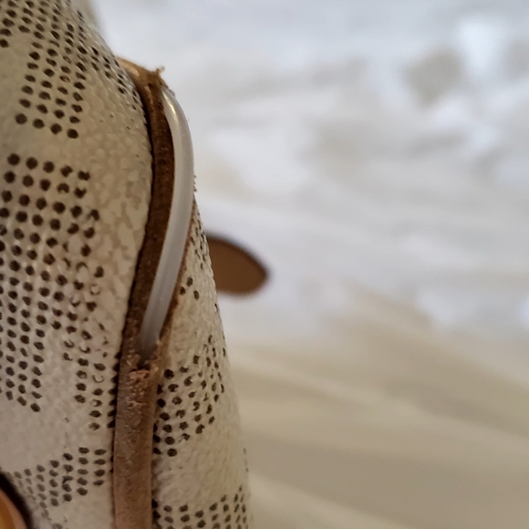 Michael Kors Satchel - Picture 5 of 16